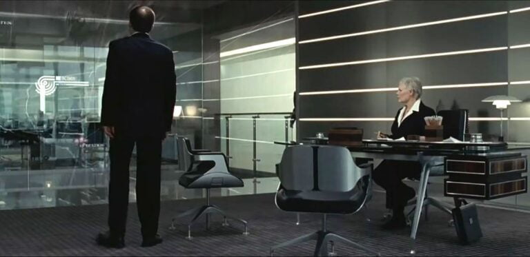 Quantum of Solace Interstuhl Silver Chair  DanielCraigOlgaKurylenkoMovie
