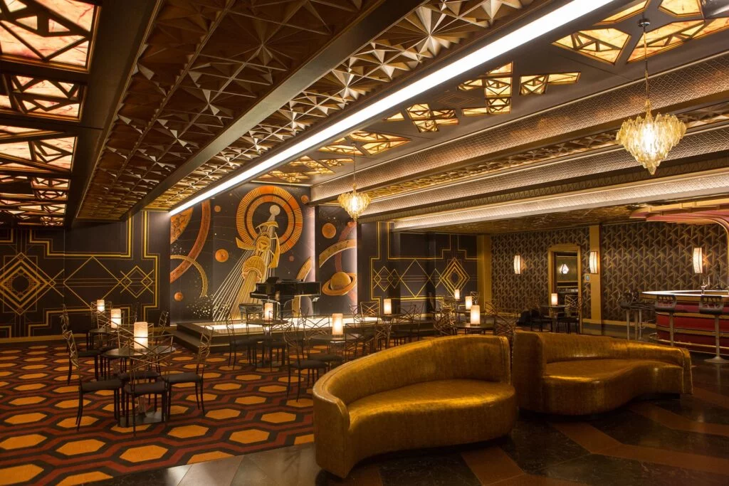 passengers-set-design--shining-rug-carpet