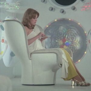 elda-chair-joe-colombo-space-1999-moonbase-alpha-film-furniture-600435 elda-chair-joe-colombo-space-1999-moonbase