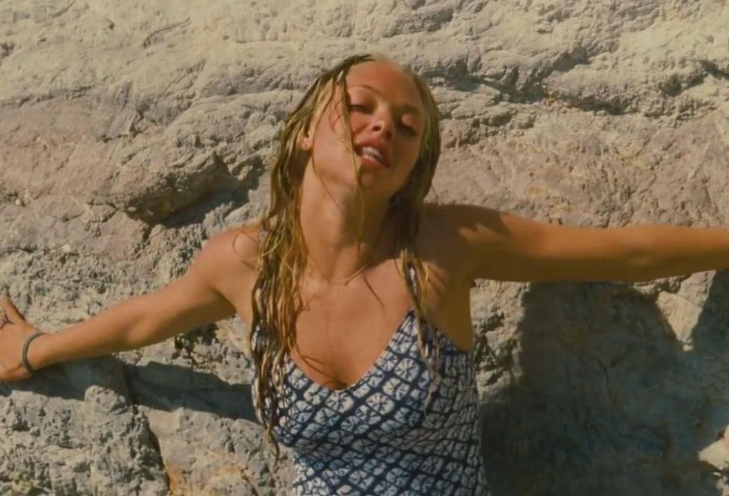 The Most Beautiful Outfits From Mamma Mia 2 To Re Style Elemental Spot