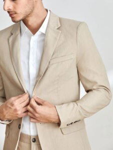 escobar-style-beige-suit-narcos-fashion