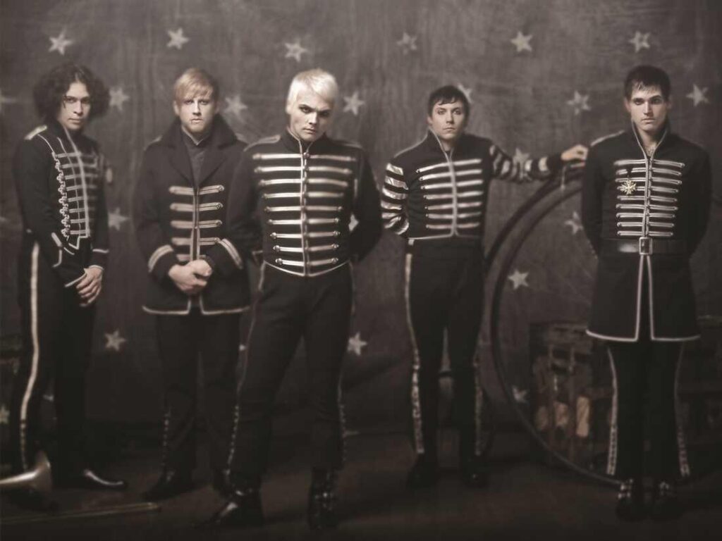 Costume Inspo Chemical Romance Welcome to the Black Parade