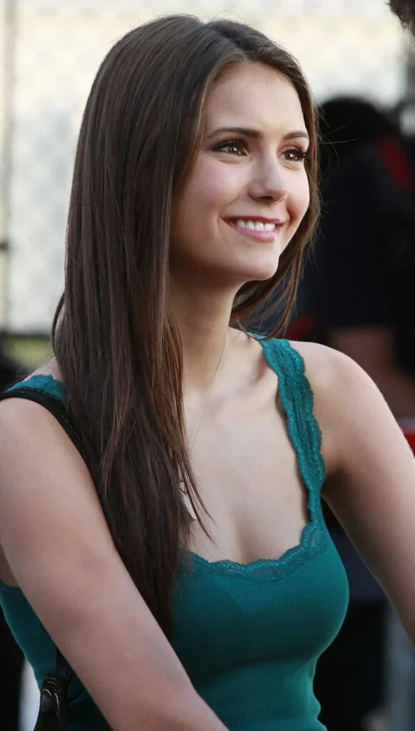 Outfit Inspo: How to Get Elena Gilbert's Chic Casual Look - Elemental Spot Outfit Inspo: How to Get Elena Gilbert's Chic Casual Look - Elemental Spot