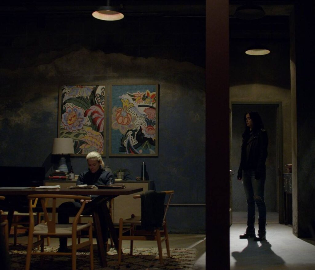 wishbone-chairs-in-movies-and-tv-shows-jessica_jones-trish-apartment