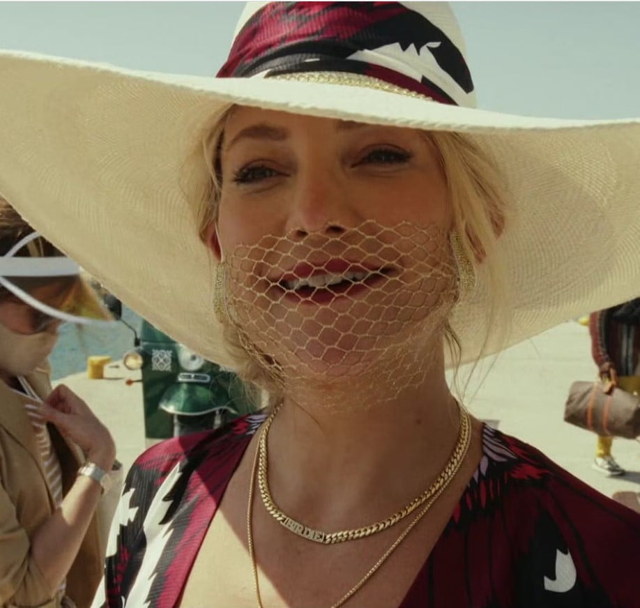 kate-hudson-glass-onion-outfit-mash-mask