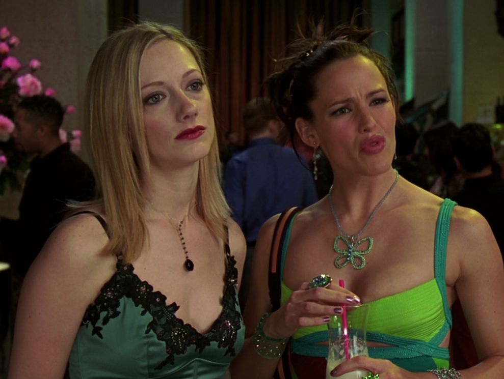 Jennifer Garner and Judy Greer in 13 going on 30-2