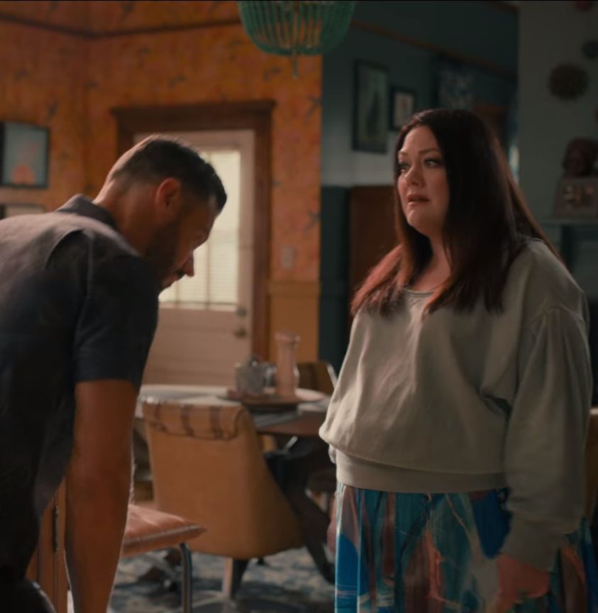 Dana Sue’s Blue Abstract Print Midi-Skirt Season 3 Outfits