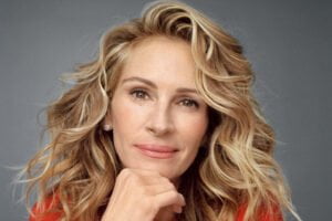 Julia Roberts Famous Movie Outfits from A ticket To Paradise