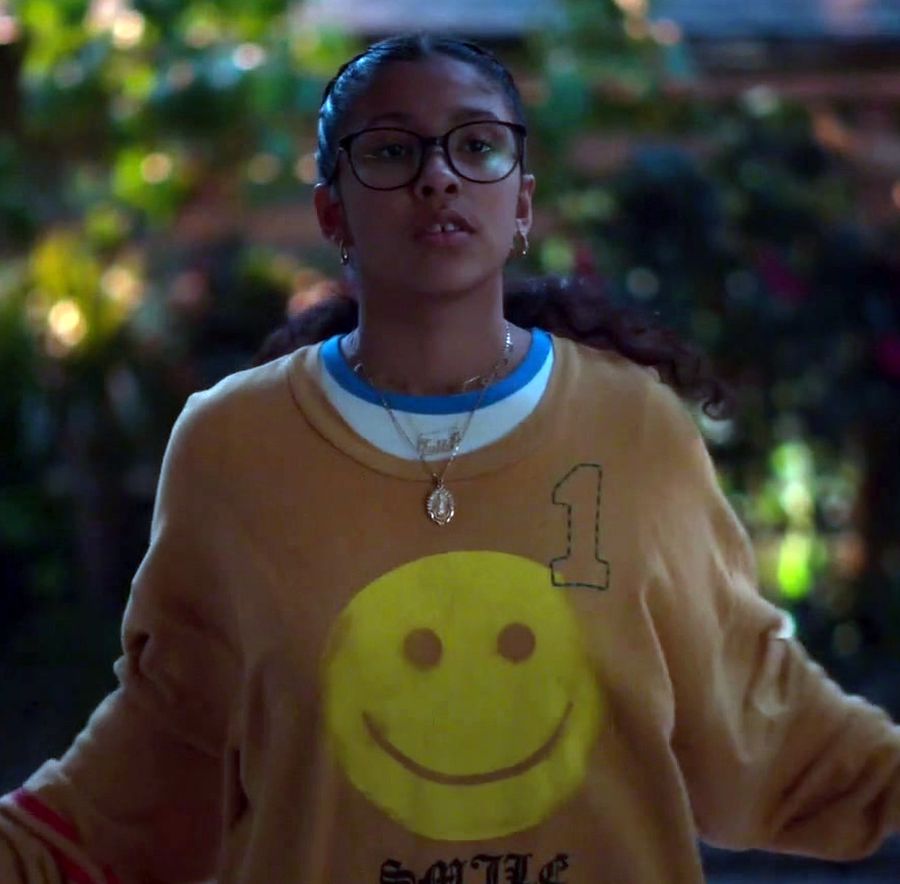 Julie and the Phantoms Outfits - Julie’s Smiley Face Jumper