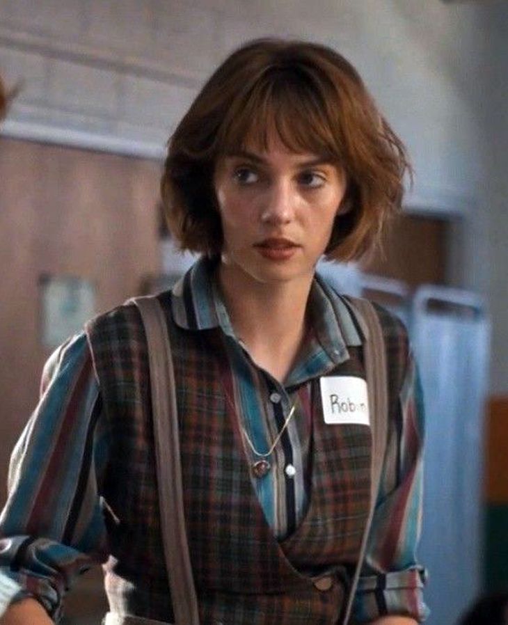Robin Buckley’s Clashing Patterns and Trouser Braces From Stranger Things Season 4