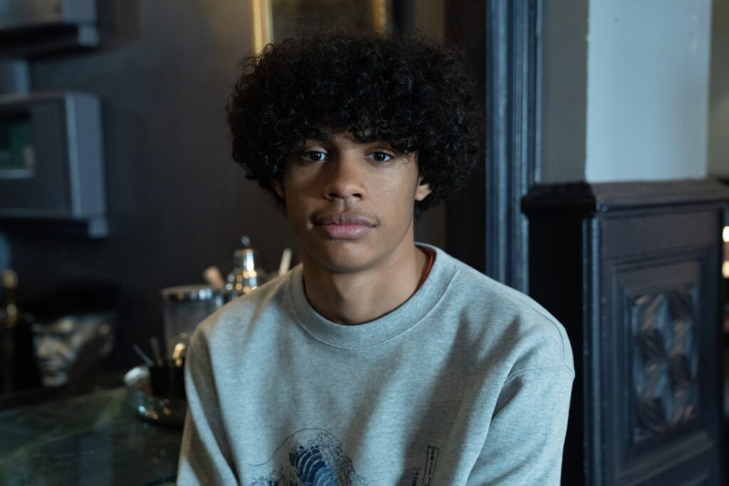 The Comfortable Sweatshirt Look-Raoul’s Lupin Outfits
