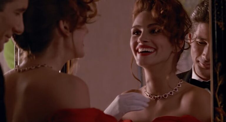 gift-ideas-iconic-necklaces-from-movies