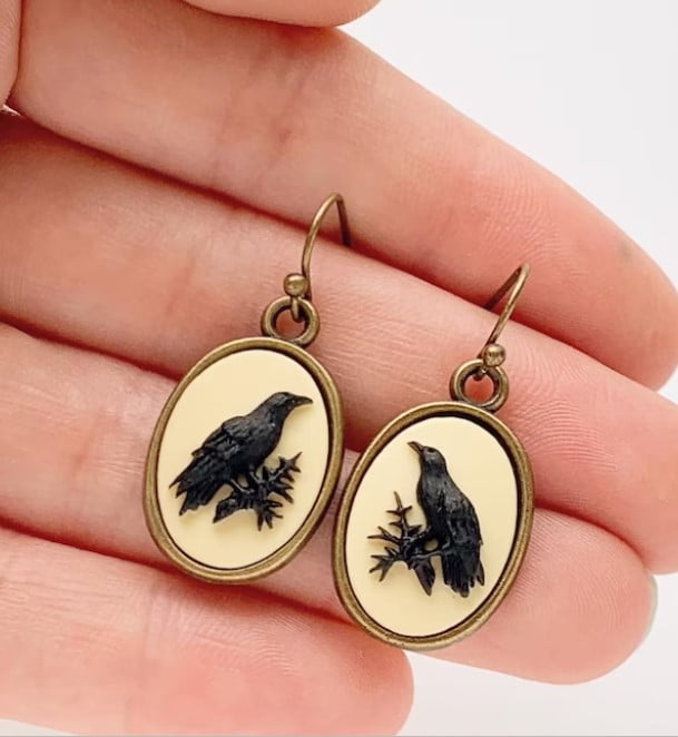 the-fall-of-house-usher-gift-ideas-edgar-allan-poe-raven-earrings