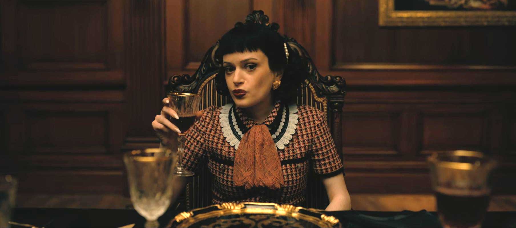 the-fall-of-house-usher-gift-ideas-for-fans-netflix