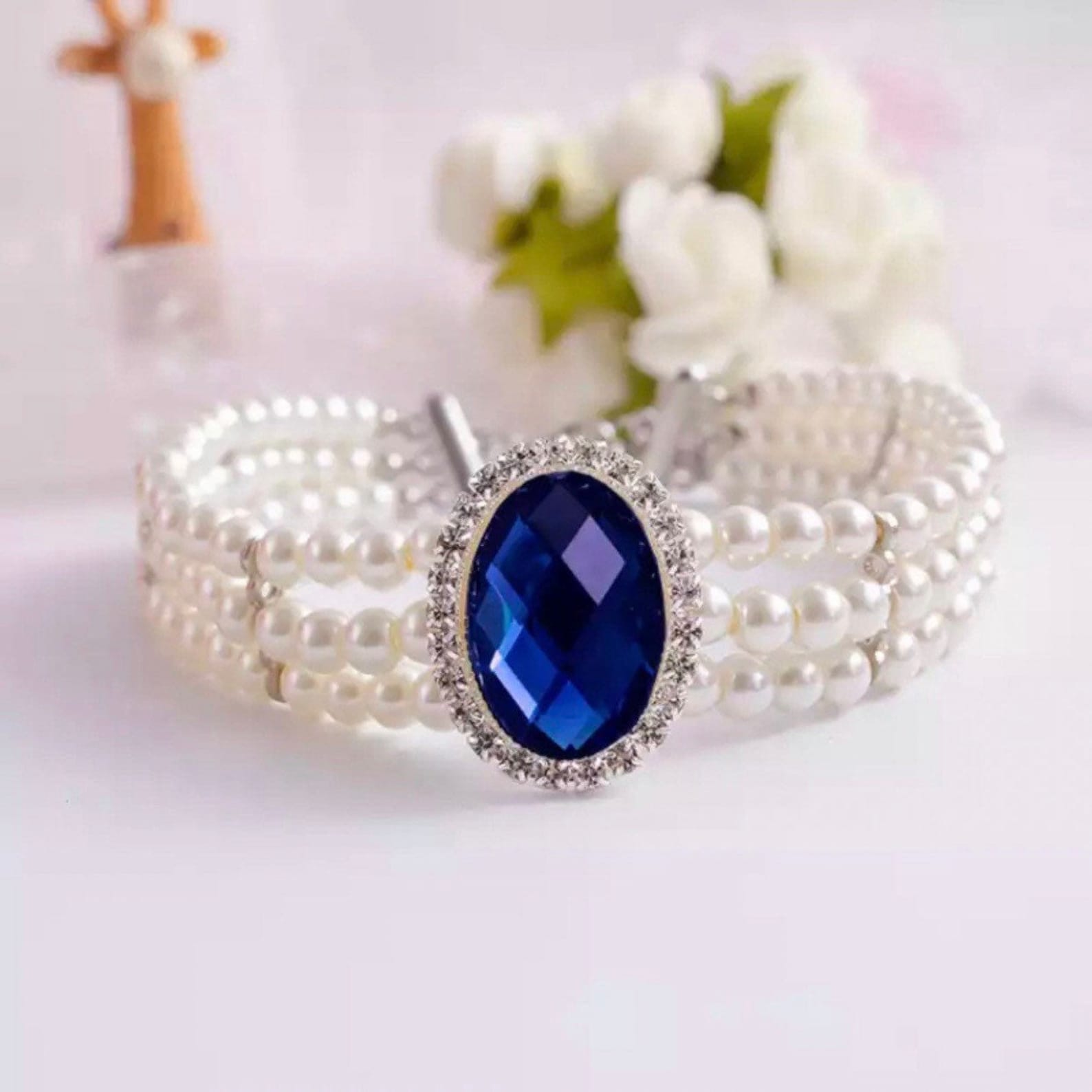The Crown Gift Ideas Pearl Necklace