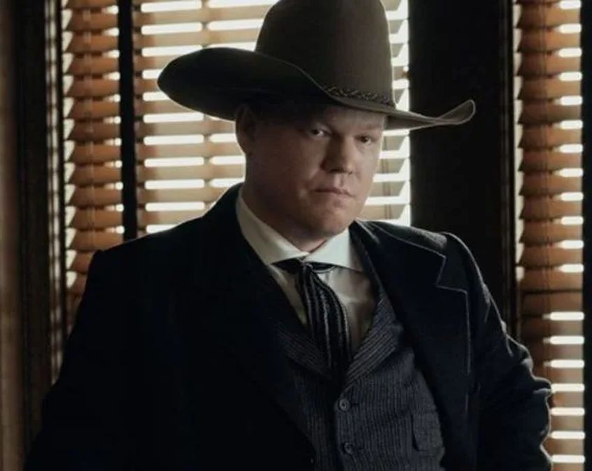 Jesse Plemons’ Agent Thomas Bruce White’s Powerful Killers of the Flower Moon Outfits