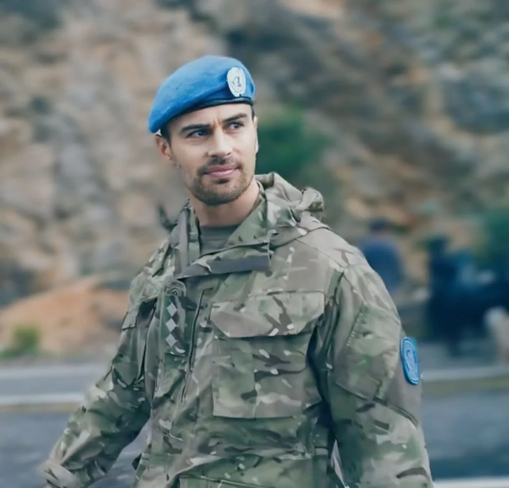 Eddie-netflix-The-Gentlemen-Guy-Ritchie-Inspired-Looks