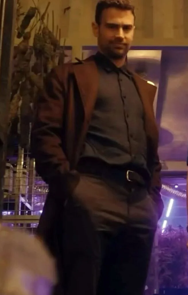 Eddies-Wardrobe-Evolution-Through-Modern-Suits-in-Netflixs-The-Gentlemen-Brown-Suit