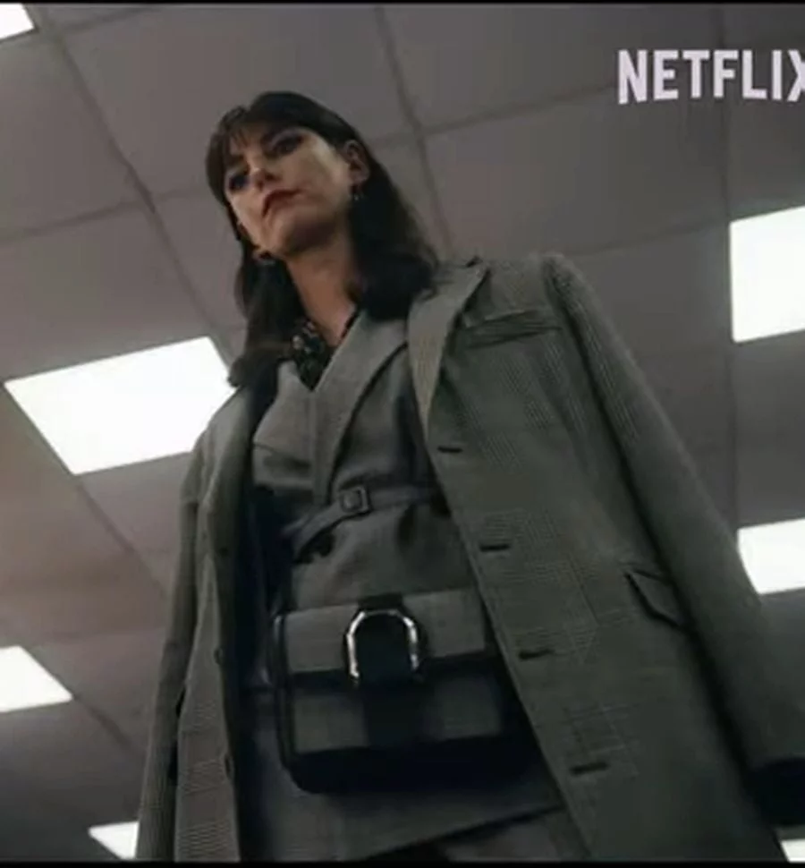 SusieRalph-Lauren-Welington-Glen-Plaid-Wool-Crossbody-Bag-as-seen-in-The-gentlemen-Season-1-Episode-7
