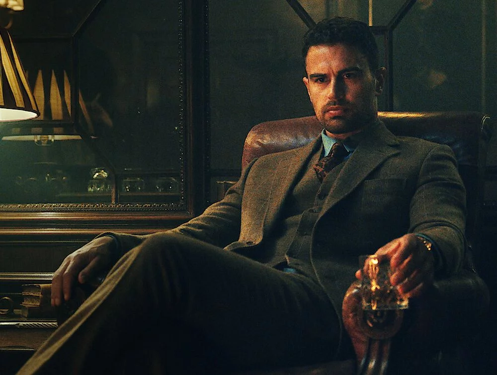 The Old-Money Tweed Suit Of Eddie Horniman in Netflix’s The Gentlemen