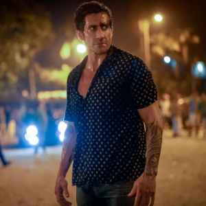 Black patterned shirt white dots, worn by Dalton (Jake Gyllenhaal) from the movie Road House -3