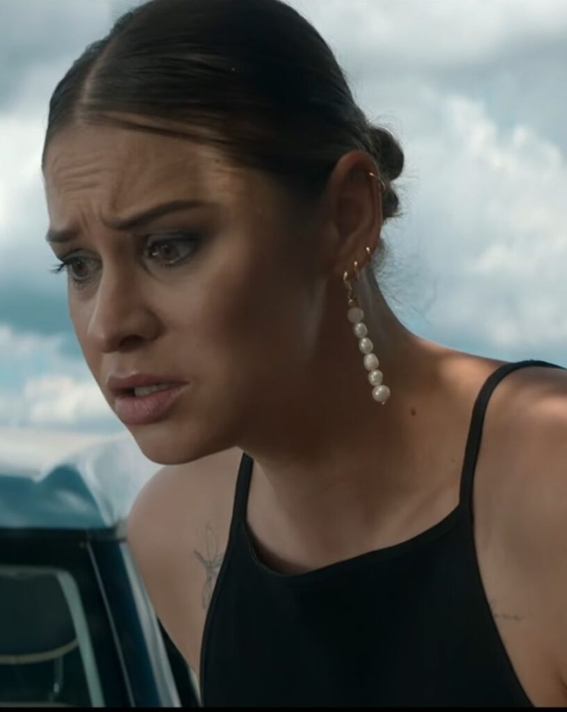 Oliwias-Earrings-Netflix-NoPressure