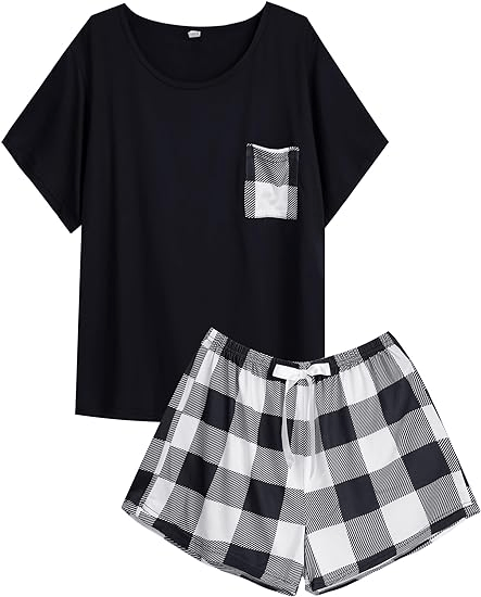 Checked-Black-and-White-Shorts-worn-by-Oliwia-Netflix-NoPressure-Pajama