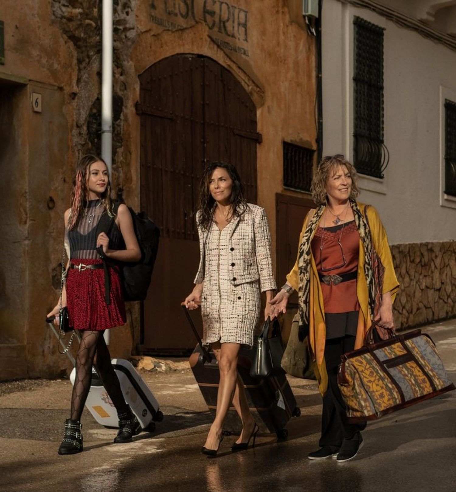 Land of Women_ Eva Longoria’s Five Most Stylish Looks as Fashionista Gala Scott